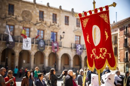 La Cofradía de la Entrada de Jesús en Jerusalén inicia el ciclo de procesiones de la Semana Santa 2024 en Soria.