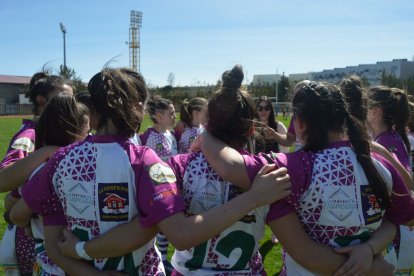 El equipo femenino actuó con muchas bajas.