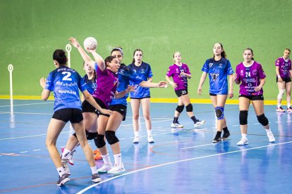 Más de 700 deportistas llenan el entorno del Moncayo