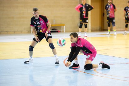 El Moreno Sáez Sporting puso la guinda a su primera temporada en Superliga 2 de voleibol logrando la permanencia con un 3-0 ante el CV Arona.