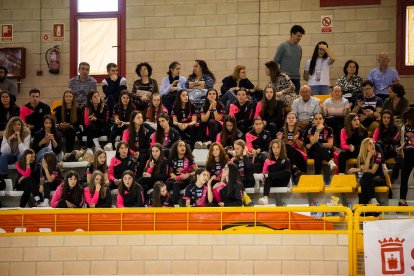 El Moreno Sáez Sporting puso la guinda a su primera temporada en Superliga 2 de voleibol logrando la permanencia con un 3-0 ante el CV Arona.