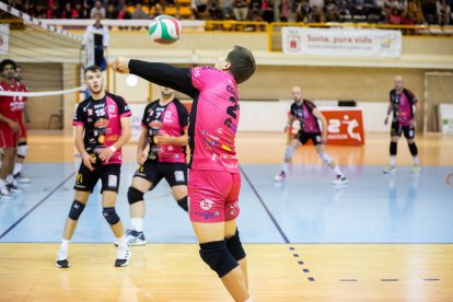El Moreno Sáez Sporting puso la guinda a su primera temporada en Superliga 2 de voleibol logrando la permanencia con un 3-0 ante el CV Arona.