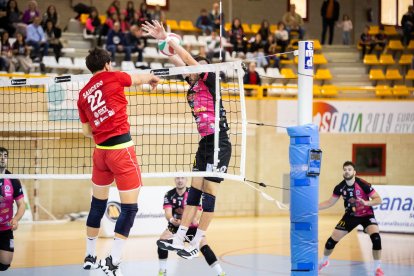 El Moreno Sáez Sporting puso la guinda a su primera temporada en Superliga 2 de voleibol logrando la permanencia con un 3-0 ante el CV Arona.
