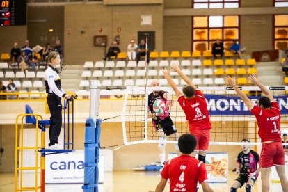 El Moreno Sáez Sporting puso la guinda a su primera temporada en Superliga 2 de voleibol logrando la permanencia con un 3-0 ante el CV Arona.