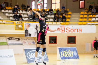 El Moreno Sáez Sporting puso la guinda a su primera temporada en Superliga 2 de voleibol logrando la permanencia con un 3-0 ante el CV Arona.