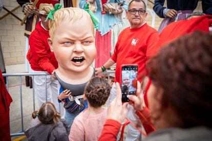 Gigantes y cabezudos convierten la Gigantalia 2024 en una fiesta.