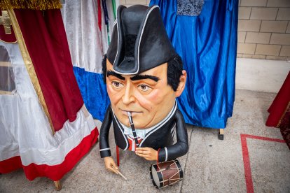 Gigantes y cabezudos convierten la Gigantalia 2024 en una fiesta.