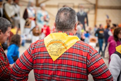 Gigantes y cabezudos convierten la Gigantalia 2024 en una fiesta.