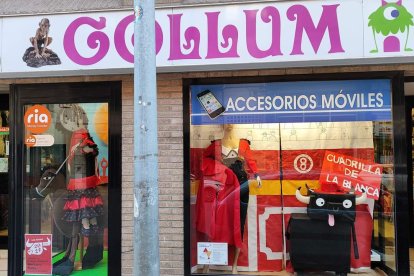 Intervención en el escaparate de Gollum.