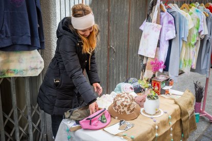 Los comerciantes de la calle Ramillete de Soria celebraron el Día del Libro acercando la cultura y la artesanía a la gente.