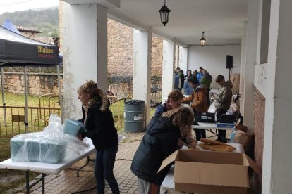 Vinuesa se volcó en su parrillada solidaria a beneficio de Manos Unidas.