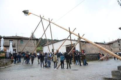 La lluvia amenazó con complicar la fiesta