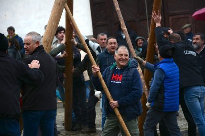 La lluvia amenazó con complicar la fiesta