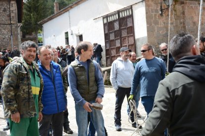 La lluvia amenazó con complicar la fiesta