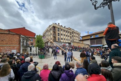 Otro pueblo de pinares fiel a su tradición
