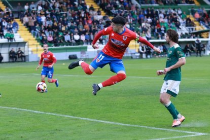 El Numancia cae ante el Cacereño y se despide del ascenso directo.
