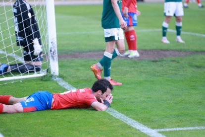 El Numancia cae ante el Cacereño y se despide del ascenso directo.