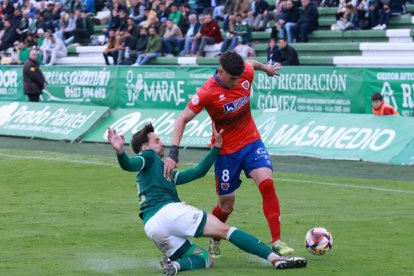 El Numancia cae ante el Cacereño y se despide del ascenso directo.