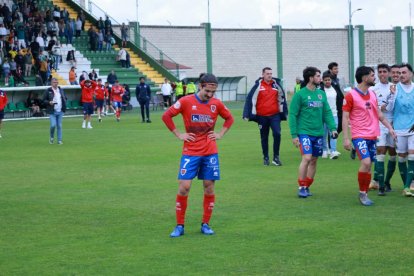 El Numancia cae ante el Cacereño y se despide del ascenso directo.