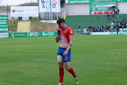 El Numancia cae ante el Cacereño y se despide del ascenso directo.
