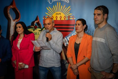 El Catapán vuelve a vestir de fiesta a Soria con el 'sí' a San Juan en las 12 cuadrillas y las botas de vino, el pan, el queso y el bacalao.
