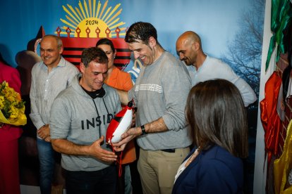 El Catapán vuelve a vestir de fiesta a Soria con el 'sí' a San Juan en las 12 cuadrillas y las botas de vino, el pan, el queso y el bacalao.
