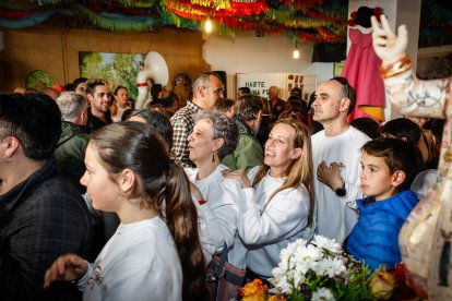 El Catapán vuelve a vestir de fiesta a Soria con el 'sí' a San Juan en las 12 cuadrillas y las botas de vino, el pan, el queso y el bacalao.