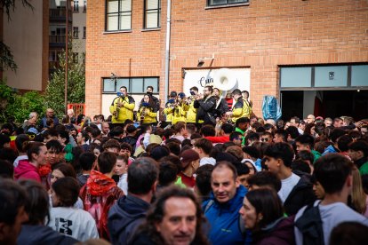 El Catapán vuelve a vestir de fiesta a Soria con el 'sí' a San Juan en las 12 cuadrillas y las botas de vino, el pan, el queso y el bacalao.