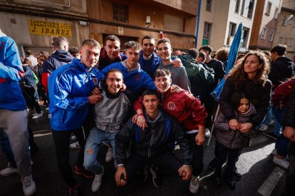 El Catapán vuelve a vestir de fiesta a Soria con el 'sí' a San Juan en las 12 cuadrillas y las botas de vino, el pan, el queso y el bacalao.