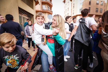 El Catapán vuelve a vestir de fiesta a Soria con el 'sí' a San Juan en las 12 cuadrillas y las botas de vino, el pan, el queso y el bacalao.