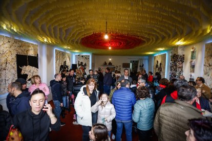 El Catapán vuelve a vestir de fiesta a Soria con el 'sí' a San Juan en las 12 cuadrillas y las botas de vino, el pan, el queso y el bacalao.