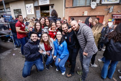 El Catapán vuelve a vestir de fiesta a Soria con el 'sí' a San Juan en las 12 cuadrillas y las botas de vino, el pan, el queso y el bacalao.