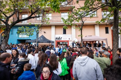 El Catapán vuelve a vestir de fiesta a Soria con el 'sí' a San Juan en las 12 cuadrillas y las botas de vino, el pan, el queso y el bacalao.