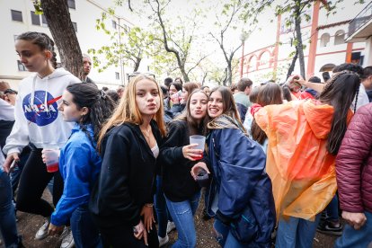 El Catapán vuelve a vestir de fiesta a Soria con el 'sí' a San Juan en las 12 cuadrillas y las botas de vino, el pan, el queso y el bacalao.