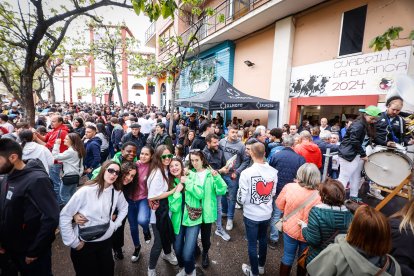 El Catapán vuelve a vestir de fiesta a Soria con el 'sí' a San Juan en las 12 cuadrillas y las botas de vino, el pan, el queso y el bacalao.