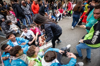 El Catapán vuelve a vestir de fiesta a Soria con el 'sí' a San Juan en las 12 cuadrillas y las botas de vino, el pan, el queso y el bacalao.