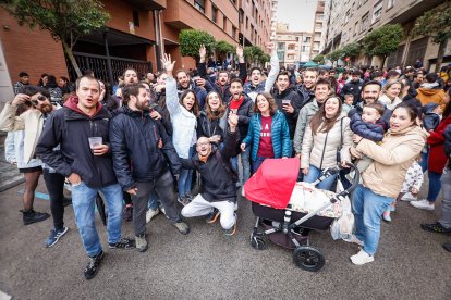 El Catapán vuelve a vestir de fiesta a Soria con el 'sí' a San Juan en las 12 cuadrillas y las botas de vino, el pan, el queso y el bacalao.