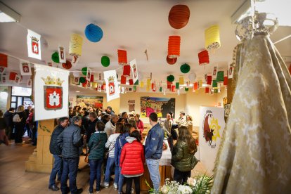 El Catapán vuelve a vestir de fiesta a Soria con el 'sí' a San Juan en las 12 cuadrillas y las botas de vino, el pan, el queso y el bacalao.