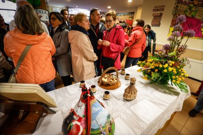 El Catapán vuelve a vestir de fiesta a Soria con el 'sí' a San Juan en las 12 cuadrillas y las botas de vino, el pan, el queso y el bacalao.
