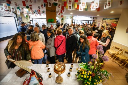 El Catapán vuelve a vestir de fiesta a Soria con el 'sí' a San Juan en las 12 cuadrillas y las botas de vino, el pan, el queso y el bacalao.