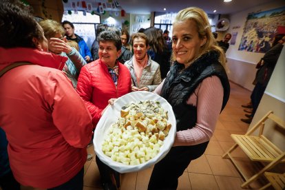 El Catapán vuelve a vestir de fiesta a Soria con el 'sí' a San Juan en las 12 cuadrillas y las botas de vino, el pan, el queso y el bacalao.