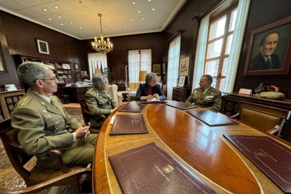 Despedida del coronel Lidón en el Ayuntamiento de Soria.
