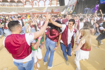 La Plaza de toros llena de sanjuaneros