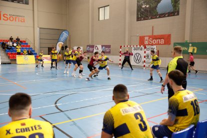 El Balonmano Soria se impone en el primer partido de la fase de ascenso al doblegar a Romo por 34-26.