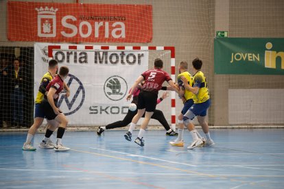 El Balonmano Soria se impone en el primer partido de la fase de ascenso al doblegar a Romo por 34-26.