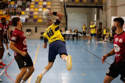 El Balonmano Soria se impone en el primer partido de la fase de ascenso al doblegar a Romo por 34-26.