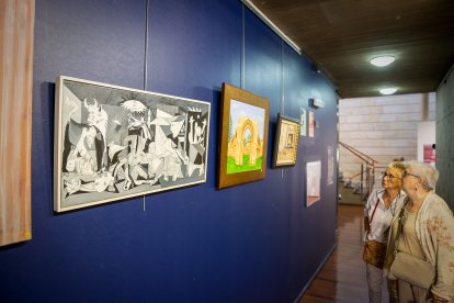 Muestra artística y solidaria en el Palacio de la Audiencia de Soria.