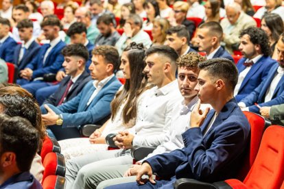 Graduación de los primeros titulados en CAFYD