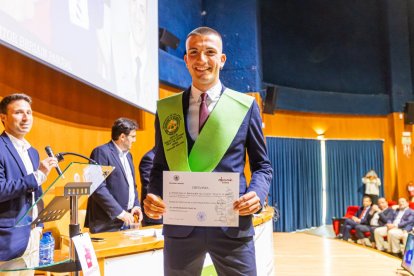 Graduación de los primeros titulados en CAFYD