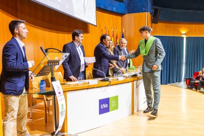 Graduación de los primeros titulados en CAFYD